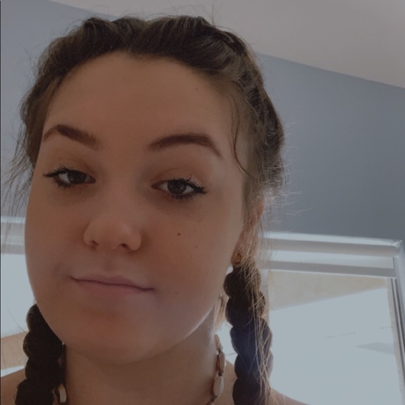 Meet your Posher, Vivian - Picture 1 of 1